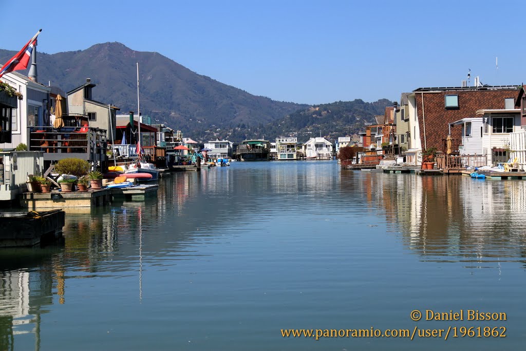 Sausalito, HouseBoat, near San Francisco (U.S.A.)