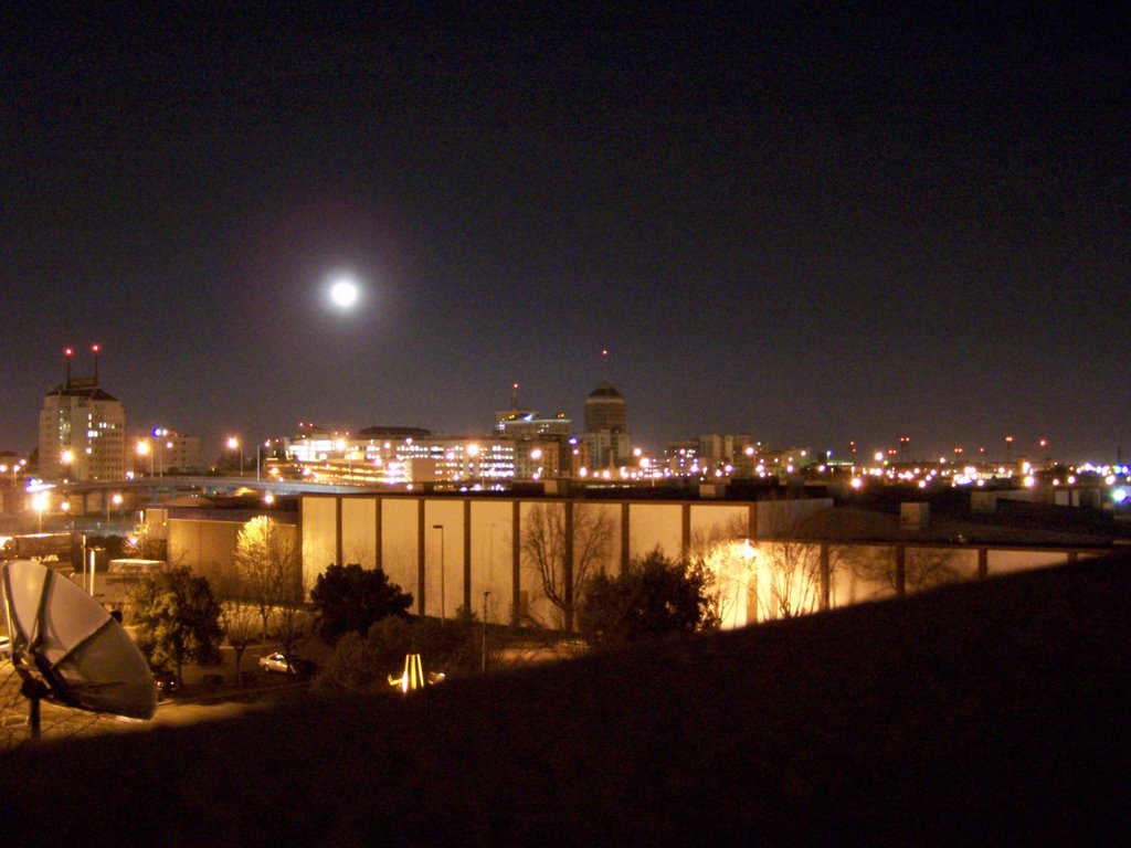 Downtown Fresno, Full Moon