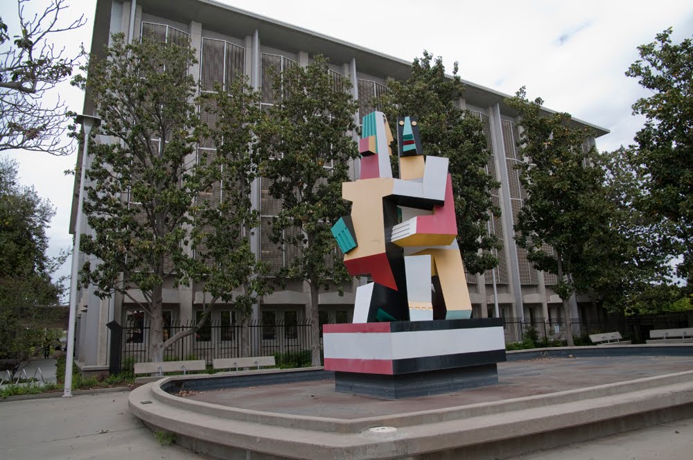 Artistic Statue south of the B. F. Sisk Courthouse, Fresno CA, 4/2011
