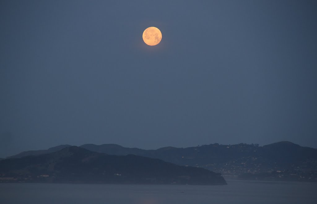 Super Moon Setting Sunday Morning 5/6/12