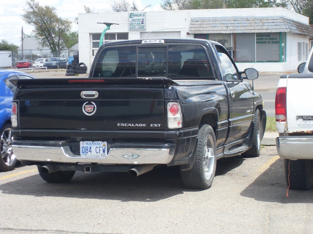 Says Escalade but I really think its a Dodge...