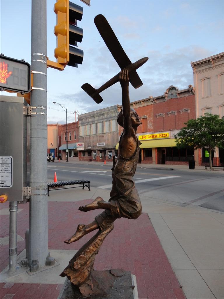 Wings, bronze by Gary Lee Price, Independence, KS