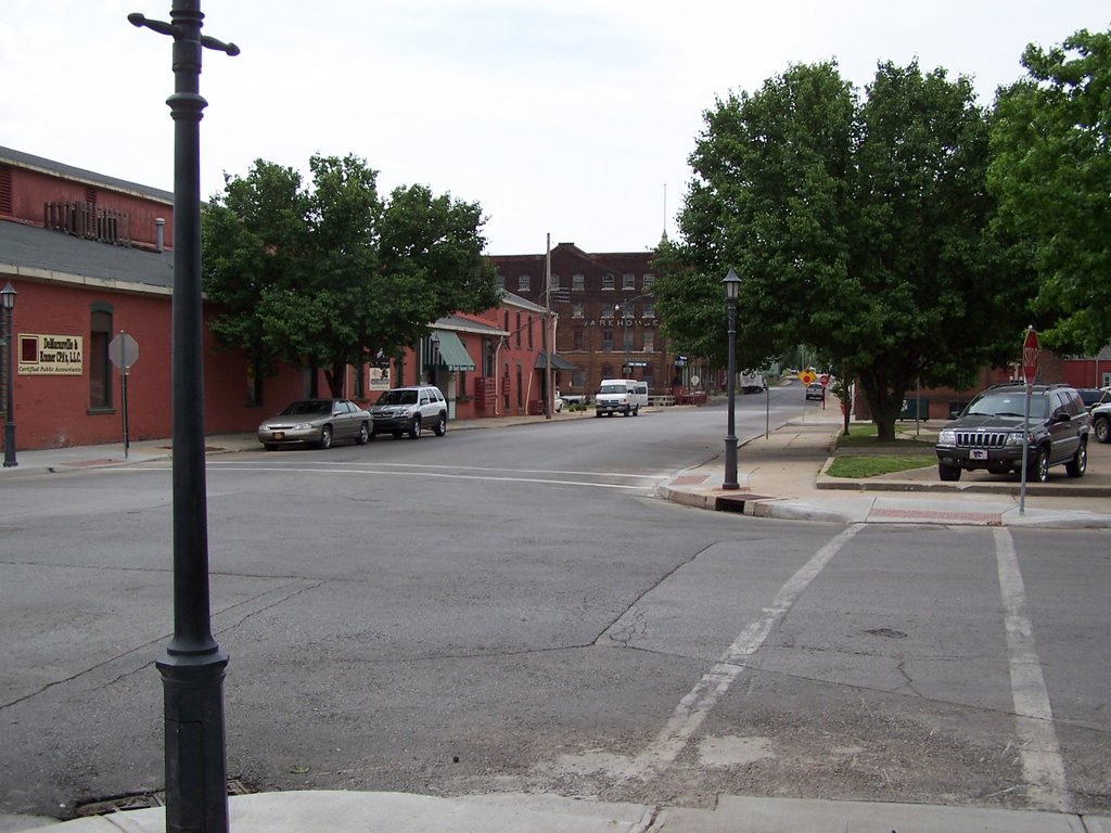 2nd & Cherokee, Leavenworth KS, May 2006