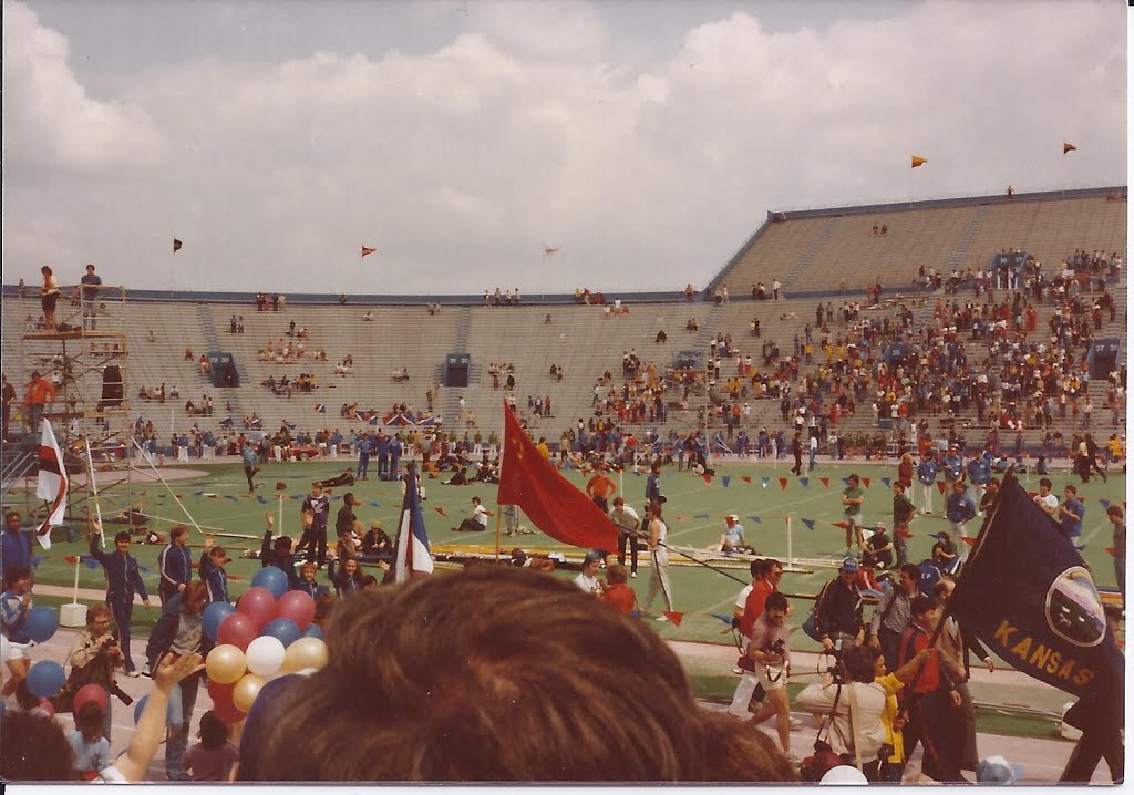 USSR flag in Kansas?  Yes in 1983.