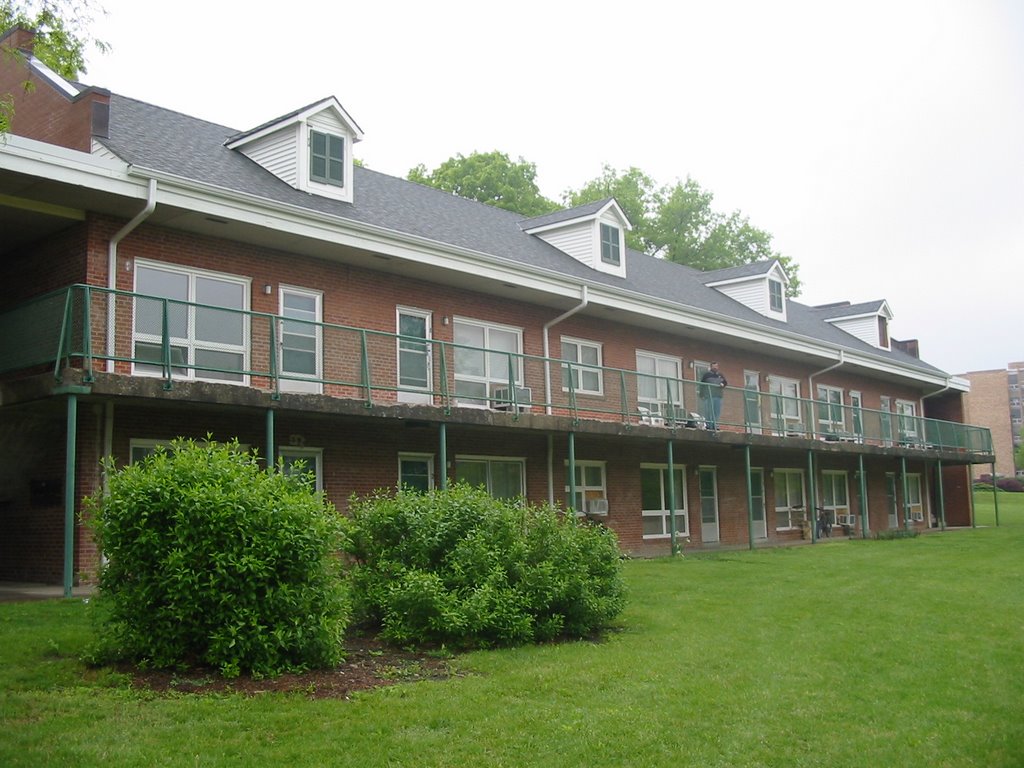 (2)Stouffer Place, Lawrence