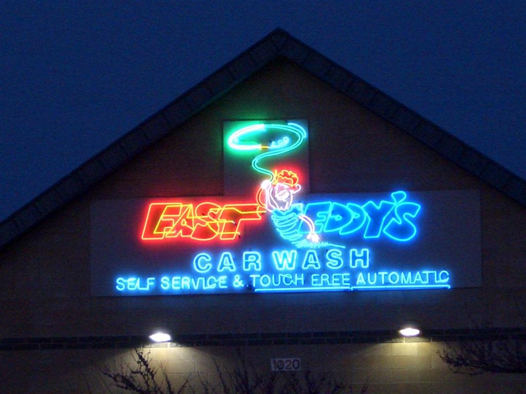 Fast Eddys Car Wash neon, Lawrence, KS
