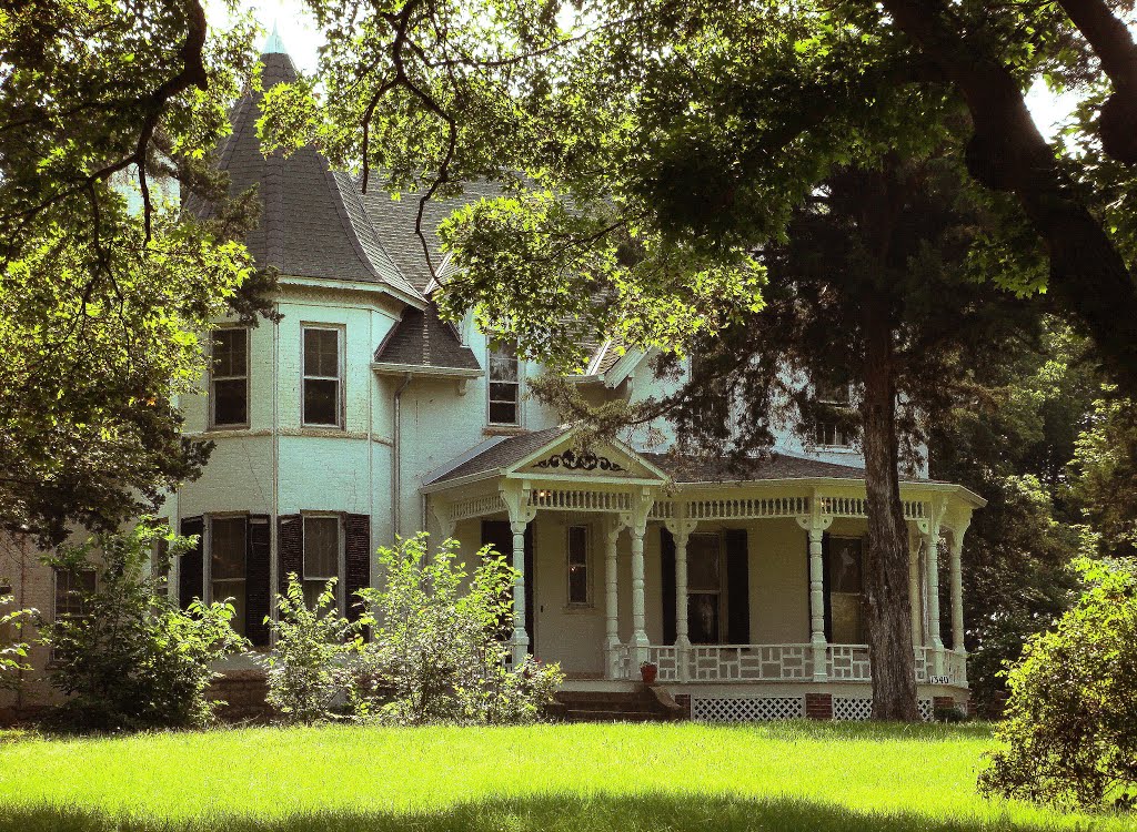 White Mansion 13th & Haskell