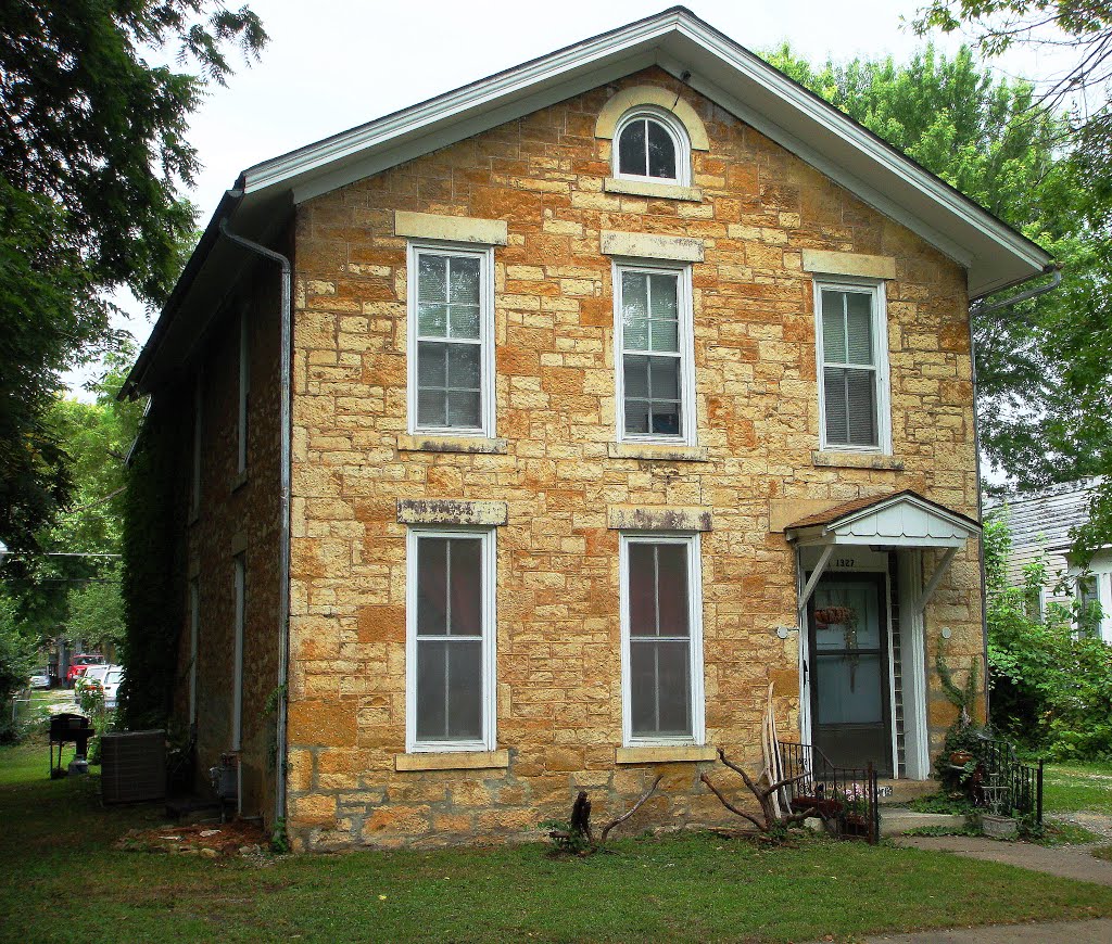 Stone Bi-level house, Lawrence KS
