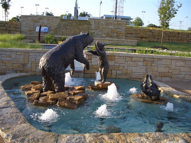 Mama bear 2 cubs bronze, life-size, Merriam, KS visitors center