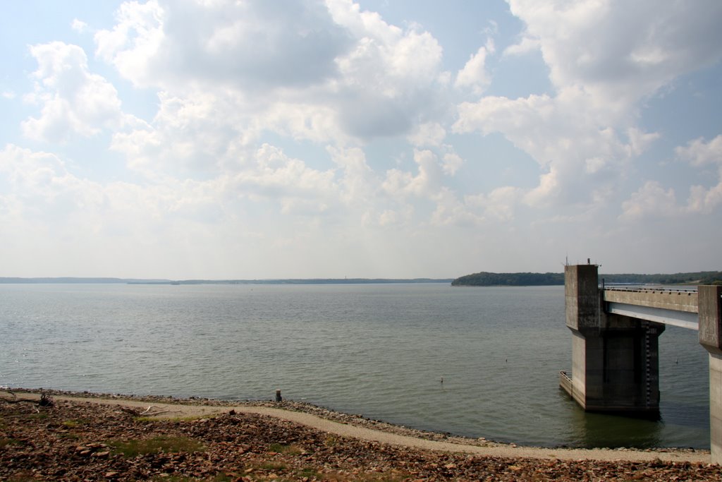 Clinton Lake, dam view