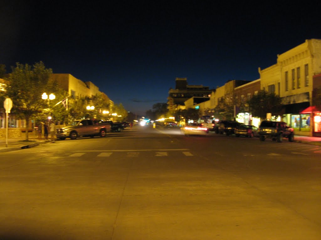 Poyntz Avenue on Sunday night, Manhattan, Kansas