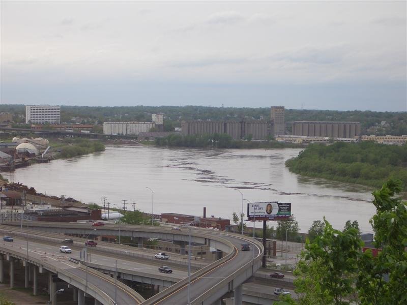 Kaw Point, Kansas City, KS 2007 May 7 - Missouri River 1 foot above flood stage, taken from Case Park, Kansas City, MO
