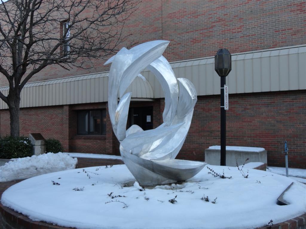 Splintering Continuity by Beth Nybeck, aluminum, Salina, KS