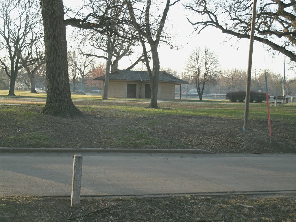 Oakdale Park, Tennis Court outhouse