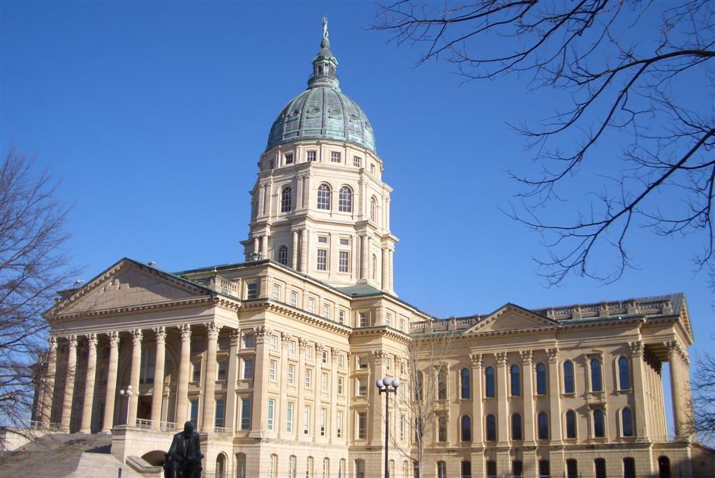 Kansas State Capitol from SE, Lincoln statue at bottom, Topeka, KS
