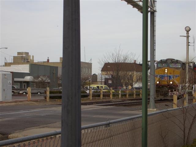 train thru downtown;Hays,KS