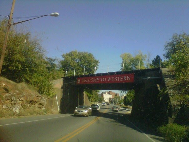 Railroad bridge coming into WKUs campus