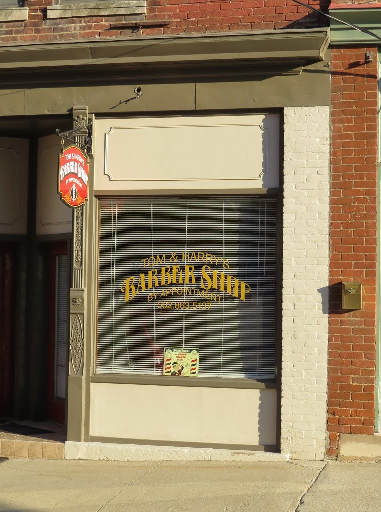 Georgetown, Kentucky    Barbershop in W.Court
