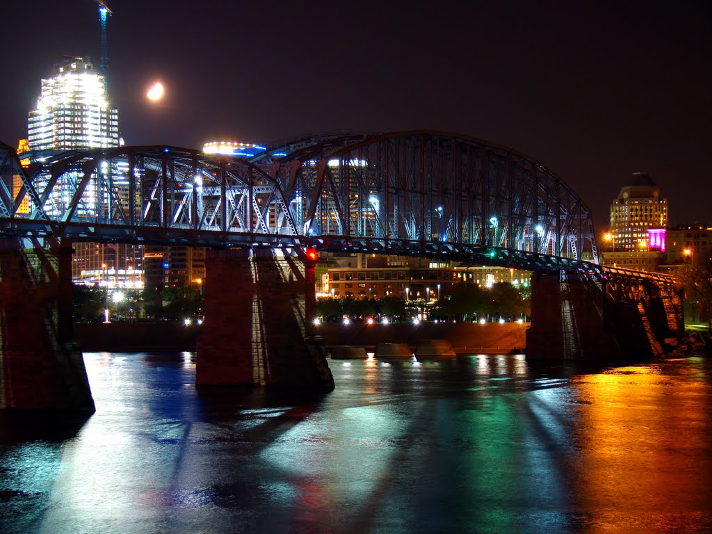 DSC05121 Cincinnati at Night - NW view