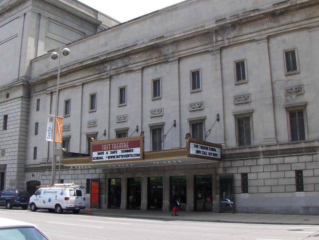 Taft Theatre, GLCT