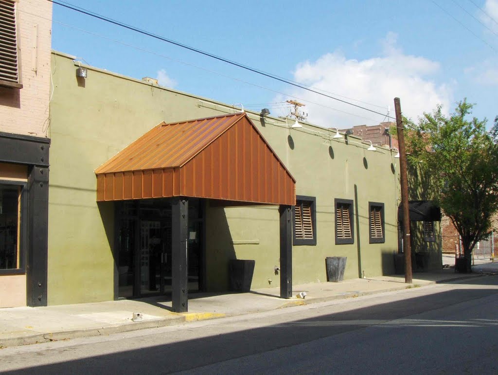 Connection Complex Barracks, GLCT
