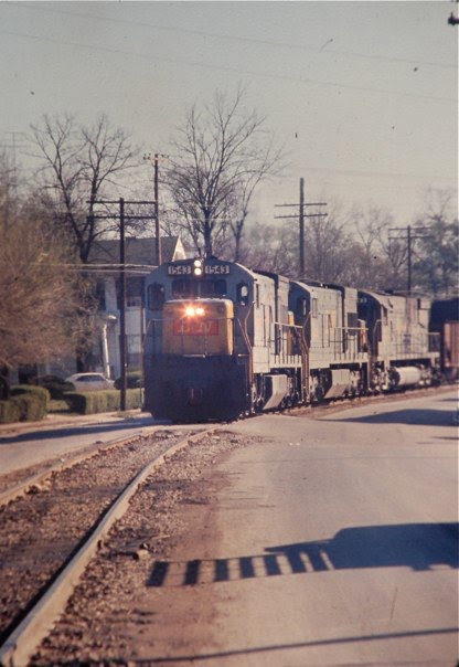 L&N coal drag coming down water street-1970s