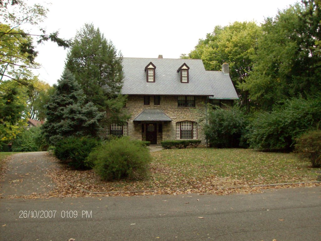 Woodford PI, Near Bardstown Rd