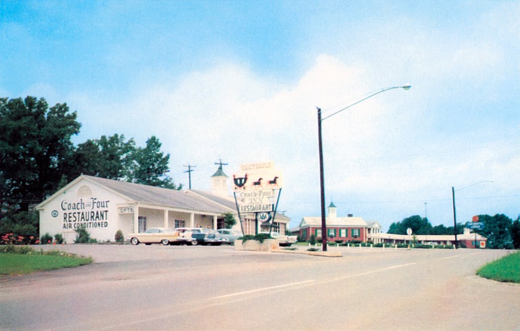 Chesmotel Lodge and Coach & Four Restaurant in Hopkinsville, Kentucky