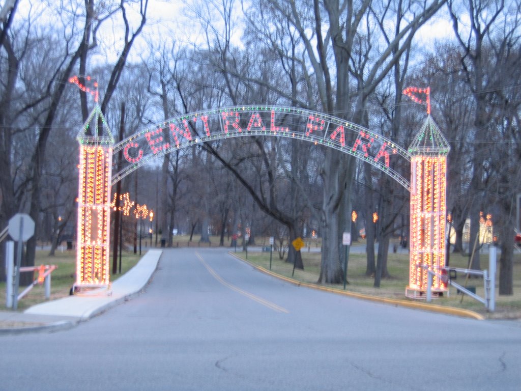 Chuck Woolery Blvd entrance of Central Park during Ashlands Winter Wonderland of Lights