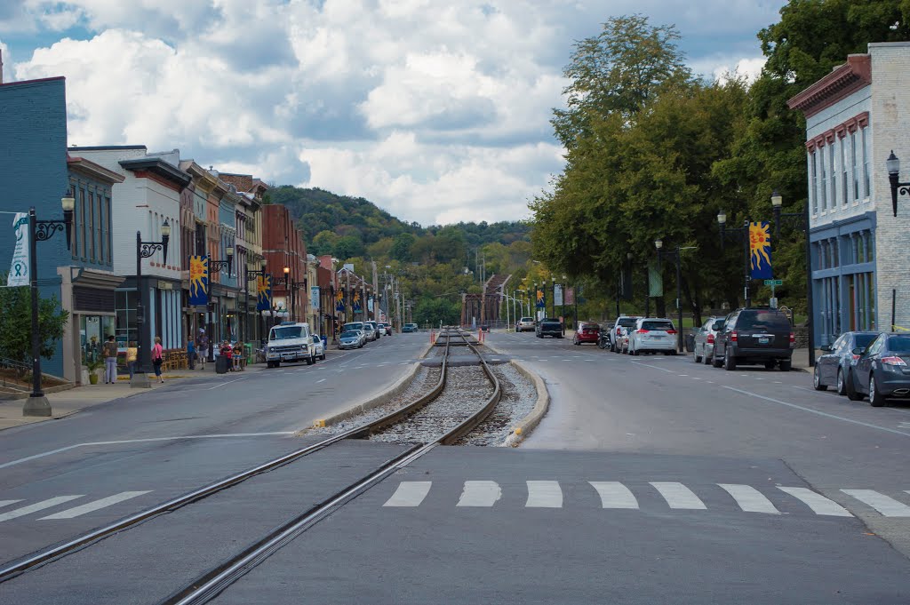 West Broadway - Frankfort, Kentucky