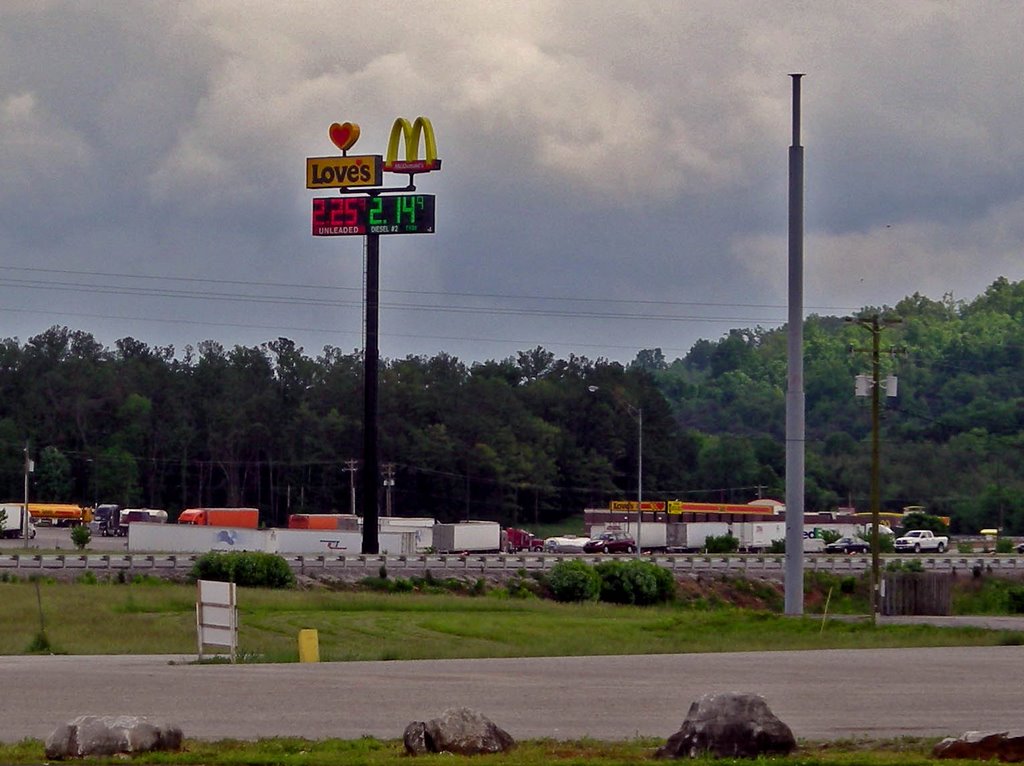 Loves Truck Stop at Exit 58 on I-65 Horse Cave, KY