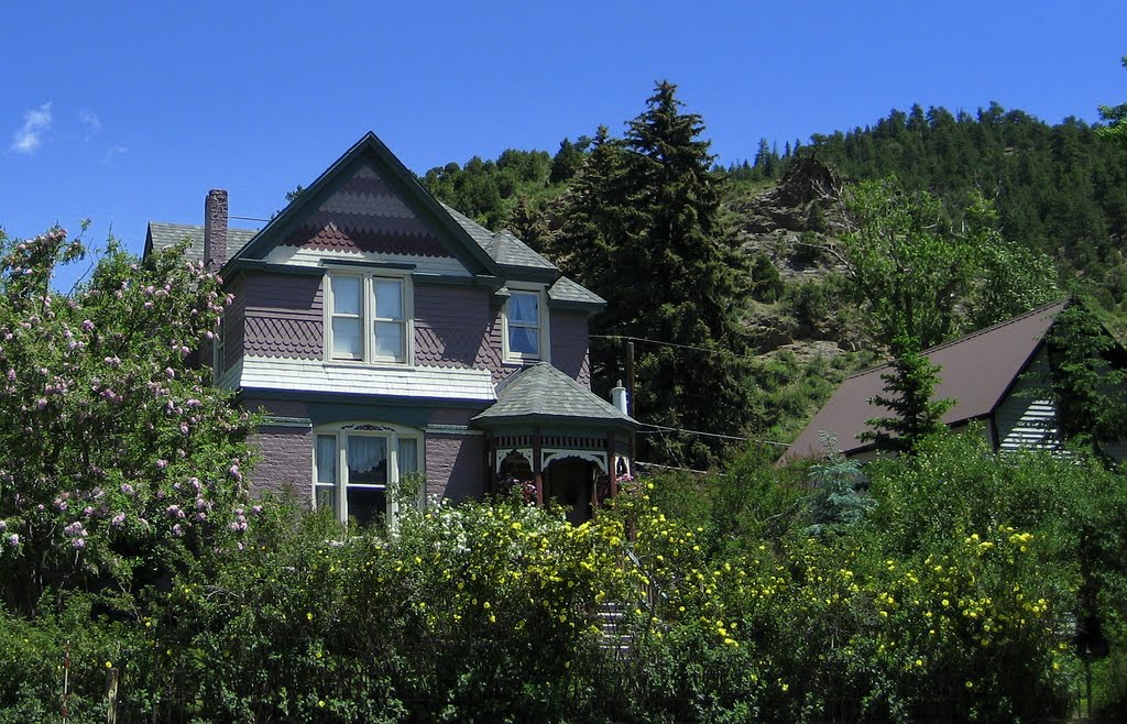 Victorian home built in the glory days of gold mining