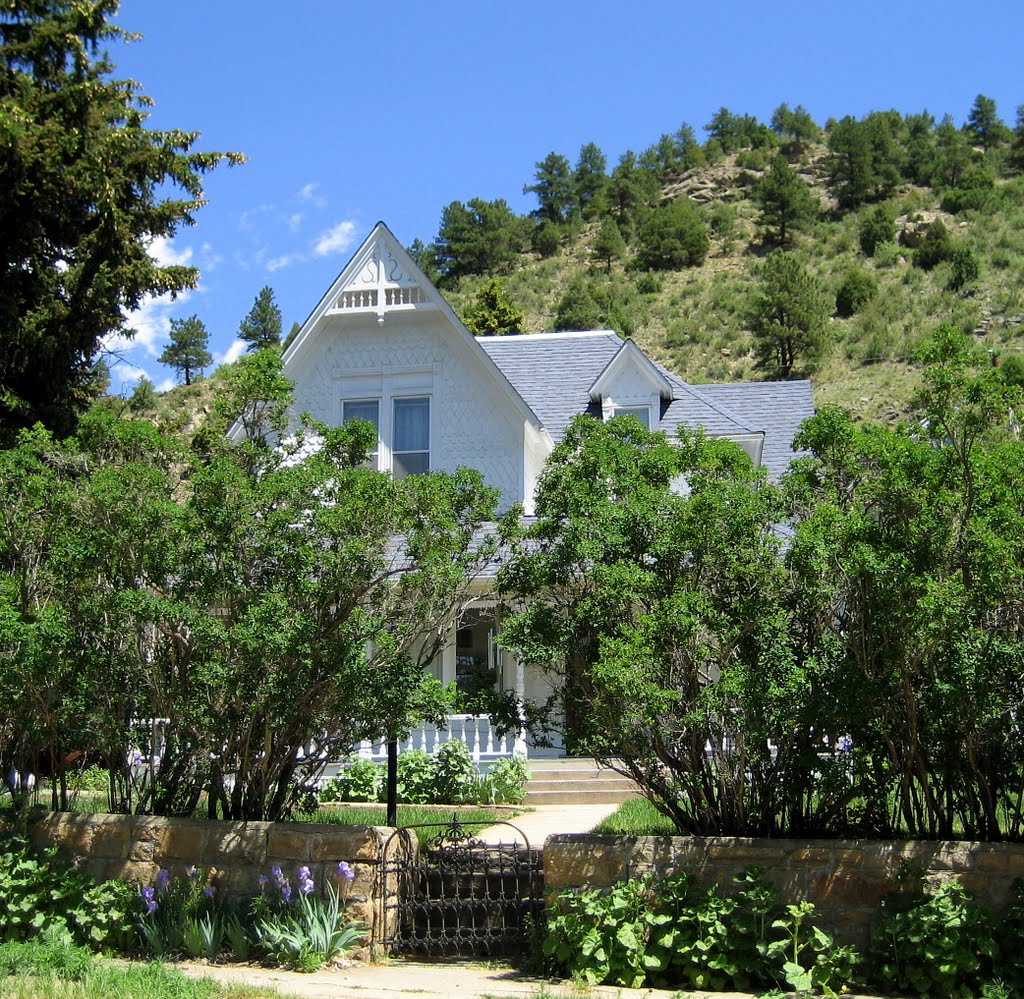 Victorian home built in the glory days of gold mining