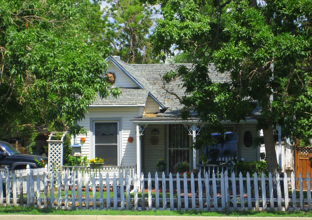 white picket fence