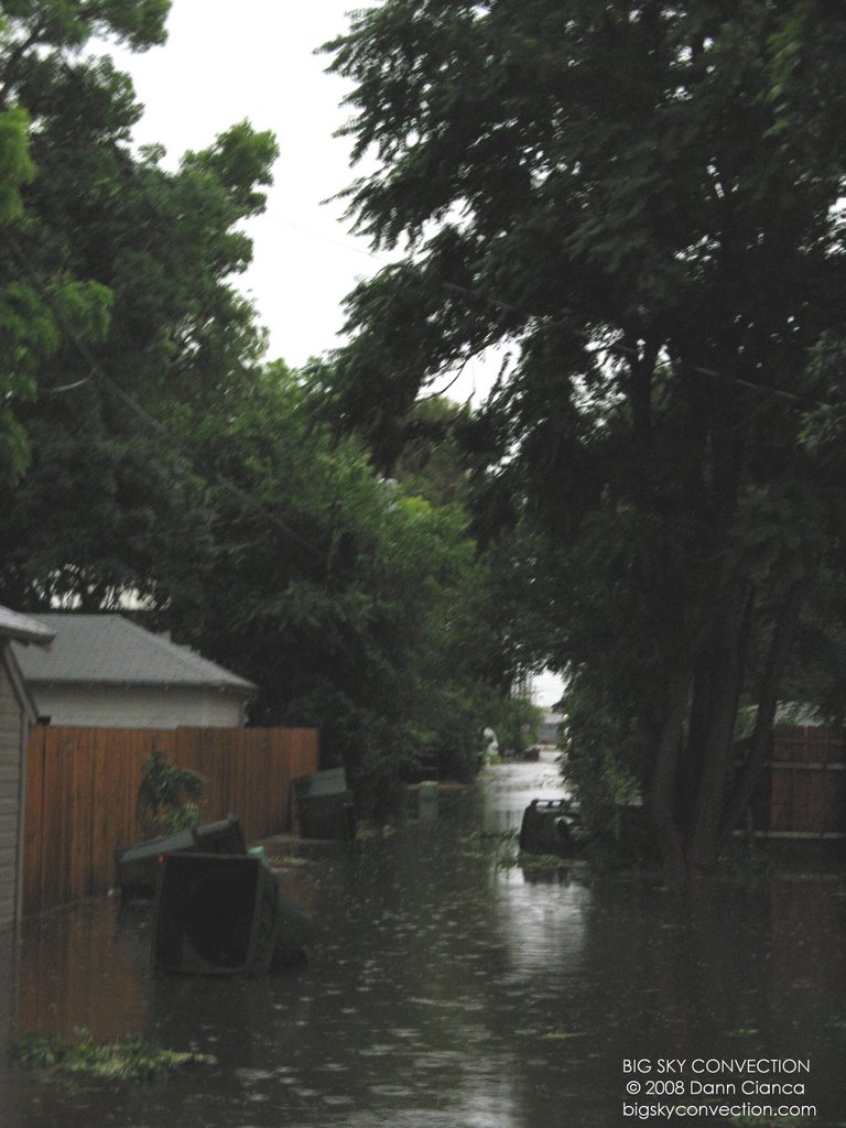 2008 - July 3rd - 01:28Z - Looking S - Flooding in Brush.