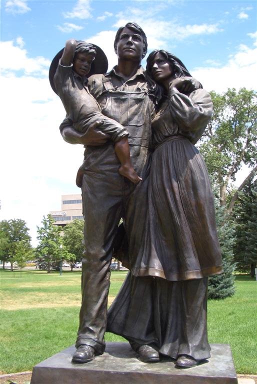 The Promis of the Prairie, larger than life bronze pioneer family, Greeley, CO