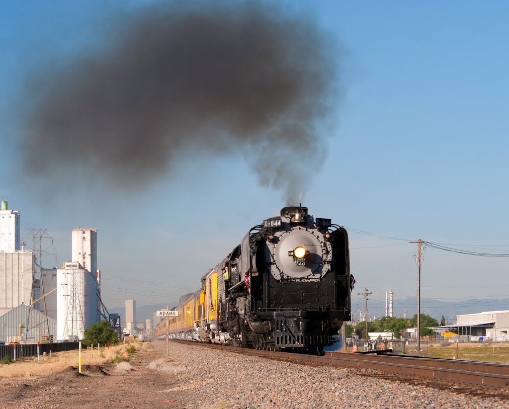 UP 844 Leaving Denver