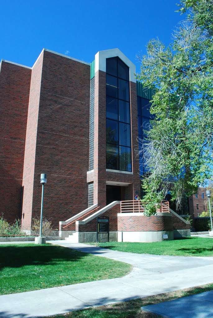 Barnes Science Center - Colorado College