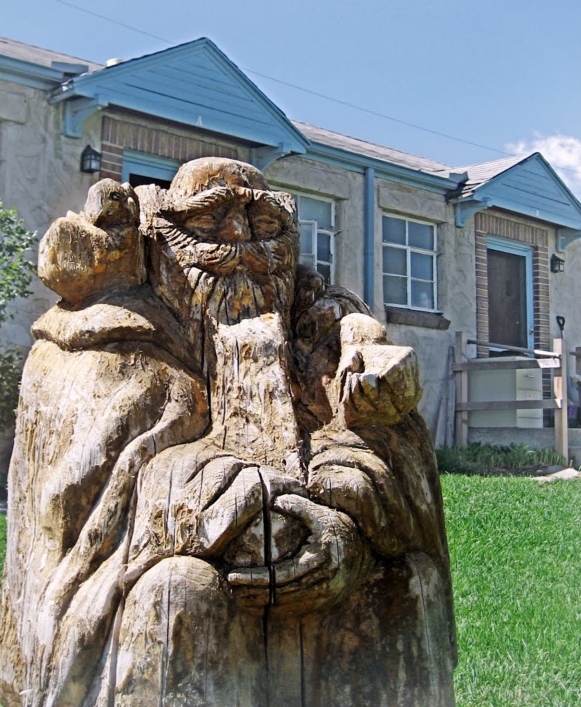 wise old wood sculpture in Wheat Ridge