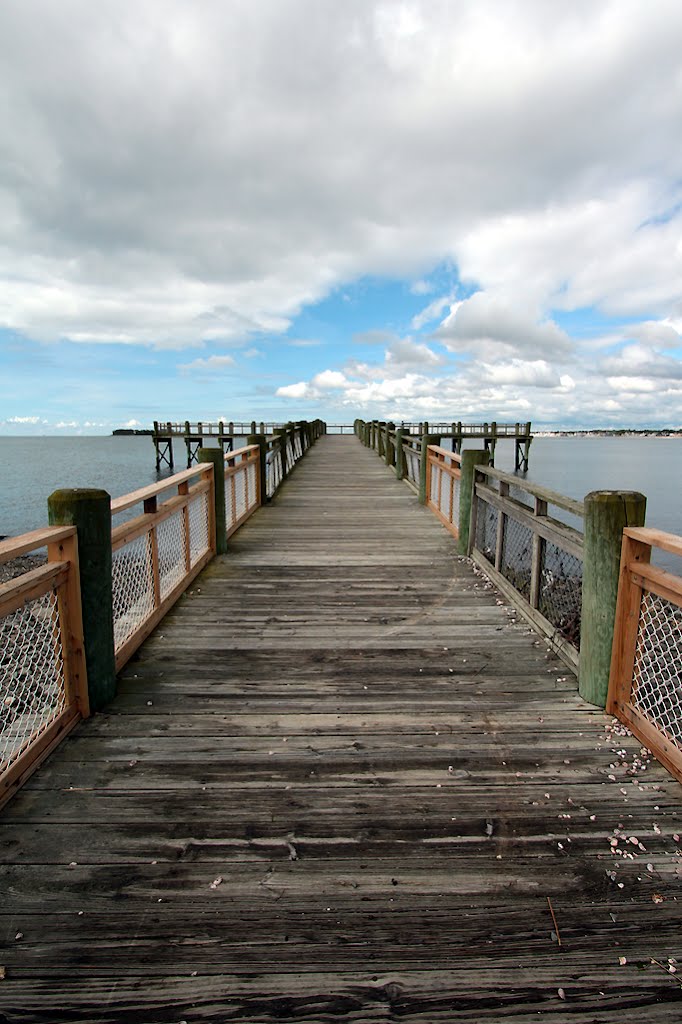 Fishing pier at Milford