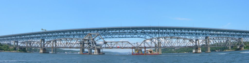 AMTRAK Bridge in front of Goldstar Hwy Bridge (I-95)
