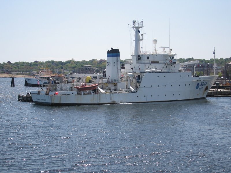 NOAA ship Thomas Jefferson