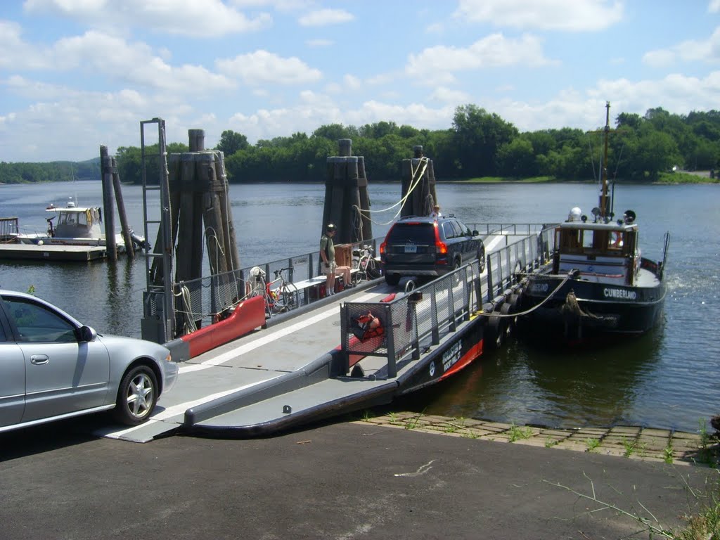 Cars board the ferry from the Rocky Hill side of the river.
