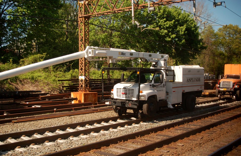 Asplundh Hi-Rail Truck at Stamford, CT