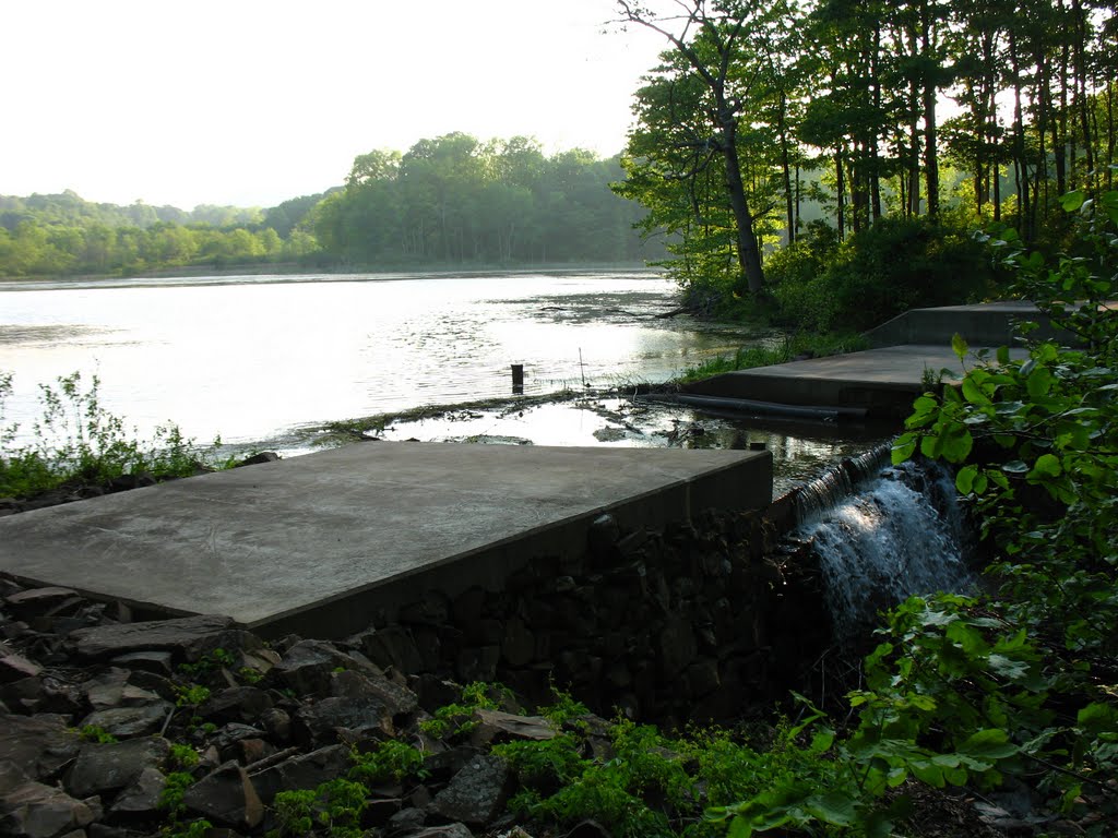 Dam at N end of Highland Pond - May 14 2010