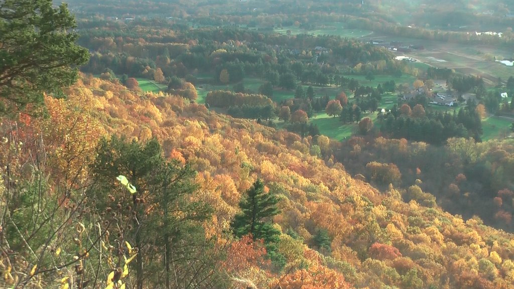 Talcott Mountain Ridge Trail