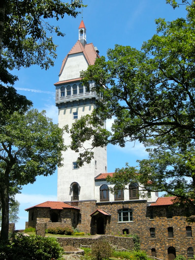 Heublein Tower