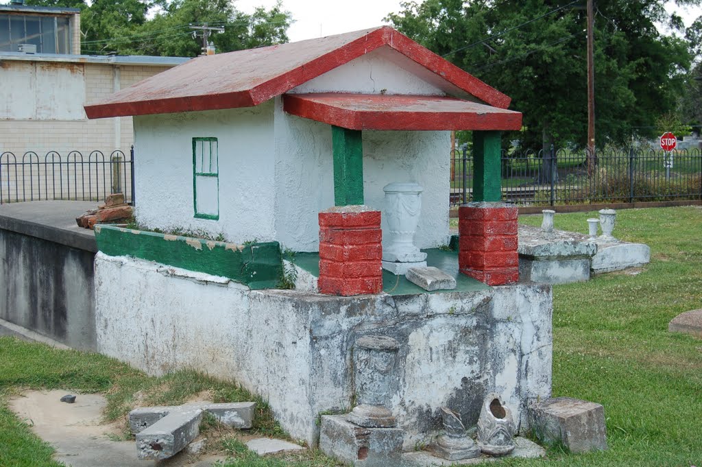 St. Joseph Cemetery Grave House - Baton Rouge, LA