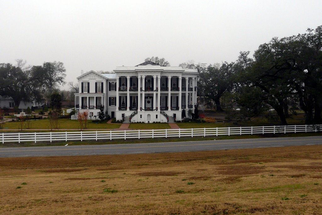 Nottoway Plantation House seen from the Mississippi River levee