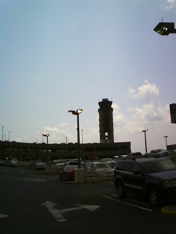 Louis Armstrong New Orleans International Airport (MSY)